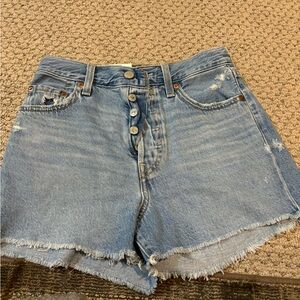 Levi shorts nwt